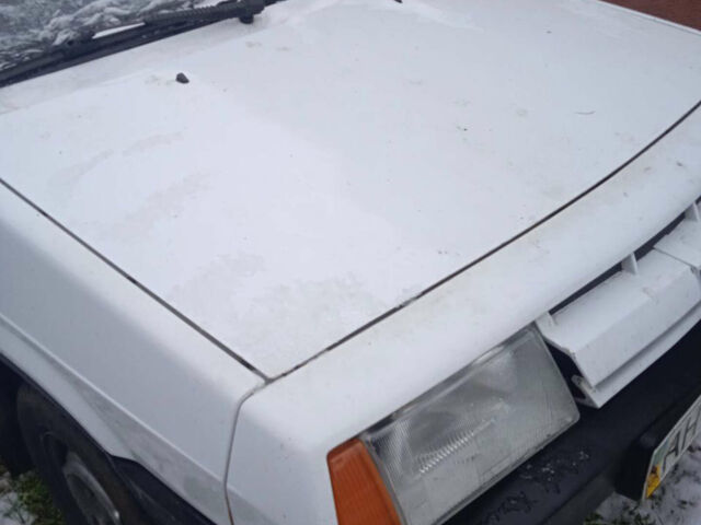 Белый ВАЗ 2108, объемом двигателя 1.5 л и пробегом 50 тыс. км за 758 $, фото 2 на Automoto.ua