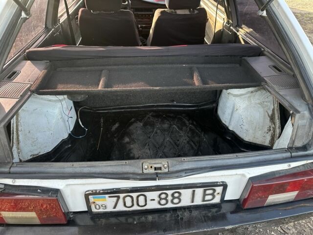 Белый ВАЗ 2108, объемом двигателя 1.3 л и пробегом 57 тыс. км за 980 $, фото 12 на Automoto.ua