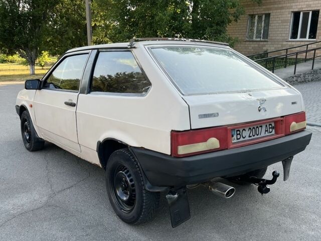 Белый ВАЗ 2108, объемом двигателя 1.5 л и пробегом 100 тыс. км за 800 $, фото 3 на Automoto.ua