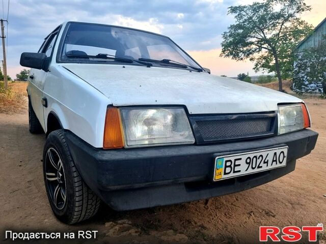 Белый ВАЗ 2108, объемом двигателя 1.3 л и пробегом 147 тыс. км за 999 $, фото 4 на Automoto.ua