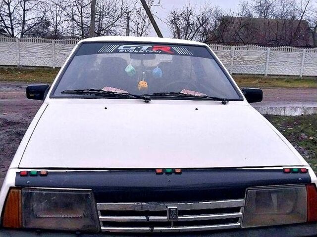 Білий ВАЗ 2108, об'ємом двигуна 1.3 л та пробігом 200 тис. км за 900 $, фото 3 на Automoto.ua