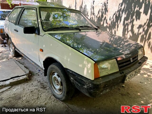 Белый ВАЗ 2108, объемом двигателя 1.5 л и пробегом 200 тыс. км за 600 $, фото 1 на Automoto.ua