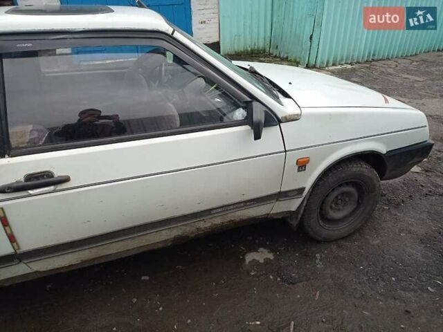 Белый ВАЗ 2108, объемом двигателя 0 л и пробегом 180 тыс. км за 1100 $, фото 3 на Automoto.ua