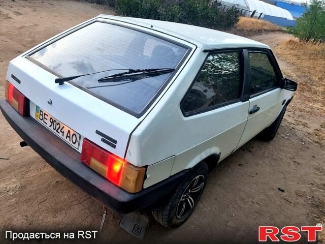 Белый ВАЗ 2108, объемом двигателя 1.3 л и пробегом 147 тыс. км за 999 $, фото 3 на Automoto.ua