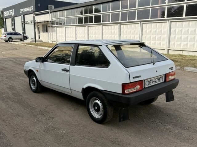 Белый ВАЗ 2108, объемом двигателя 1.3 л и пробегом 100 тыс. км за 698 $, фото 3 на Automoto.ua