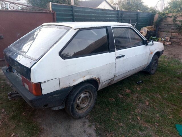 Белый ВАЗ 2108, объемом двигателя 1.3 л и пробегом 260 тыс. км за 363 $, фото 2 на Automoto.ua