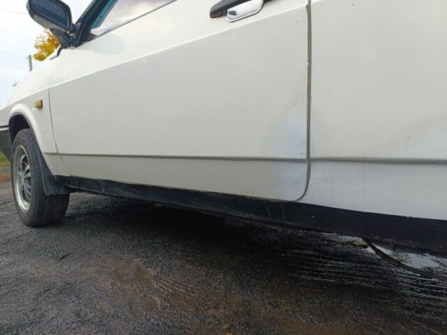 Белый ВАЗ 2108, объемом двигателя 0 л и пробегом 211 тыс. км за 799 $, фото 5 на Automoto.ua