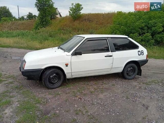 Белый ВАЗ 2108, объемом двигателя 1.1 л и пробегом 100 тыс. км за 527 $, фото 3 на Automoto.ua