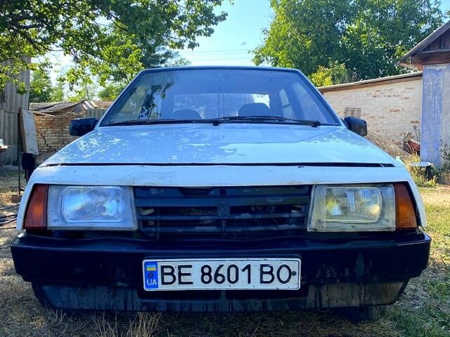 Белый ВАЗ 2108, объемом двигателя 1.5 л и пробегом 100 тыс. км за 390 $, фото 3 на Automoto.ua
