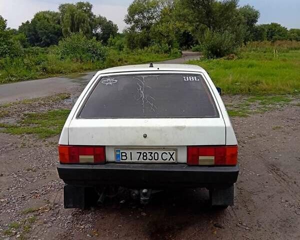 Белый ВАЗ 2108, объемом двигателя 1.1 л и пробегом 100 тыс. км за 527 $, фото 4 на Automoto.ua