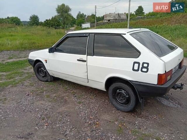 Белый ВАЗ 2108, объемом двигателя 1.1 л и пробегом 100 тыс. км за 527 $, фото 1 на Automoto.ua