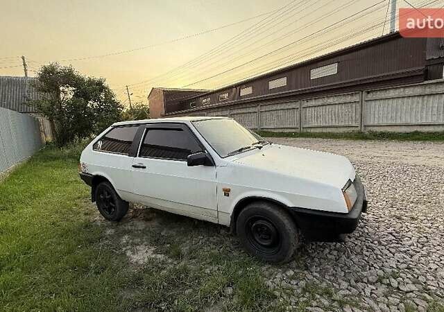 Белый ВАЗ 2108, объемом двигателя 1.5 л и пробегом 200 тыс. км за 550 $, фото 1 на Automoto.ua