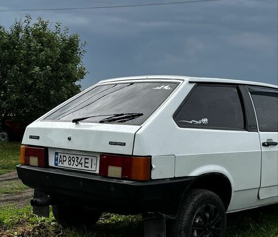 Белый ВАЗ 2108, объемом двигателя 1.5 л и пробегом 250 тыс. км за 670 $, фото 1 на Automoto.ua