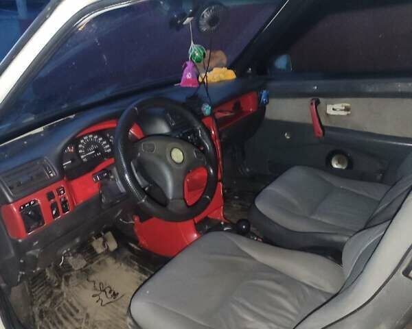 Белый ВАЗ 2108, объемом двигателя 1.8 л и пробегом 155 тыс. км за 600 $, фото 4 на Automoto.ua