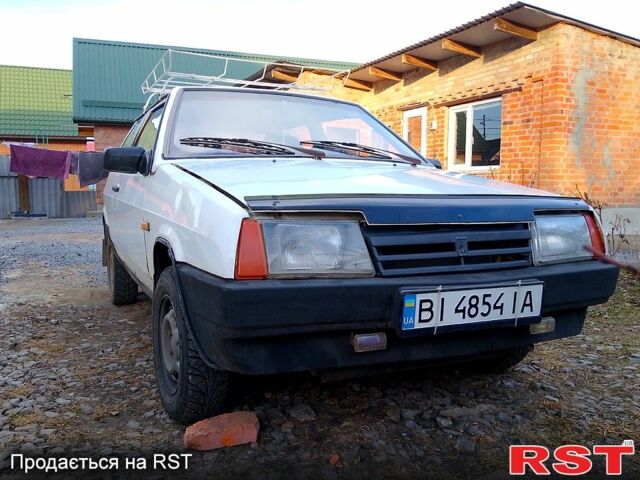 Белый ВАЗ 2108, объемом двигателя 1.5 л и пробегом 326 тыс. км за 950 $, фото 4 на Automoto.ua