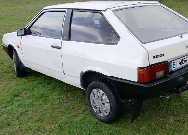 Белый ВАЗ 2108, объемом двигателя 1.5 л и пробегом 33 тыс. км за 1150 $, фото 6 на Automoto.ua