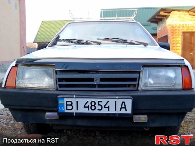 Белый ВАЗ 2108, объемом двигателя 1.5 л и пробегом 326 тыс. км за 950 $, фото 3 на Automoto.ua