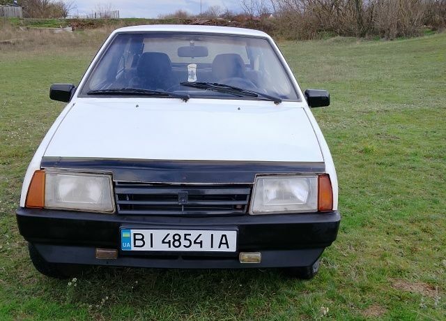 Белый ВАЗ 2108, объемом двигателя 1.5 л и пробегом 33 тыс. км за 1150 $, фото 1 на Automoto.ua