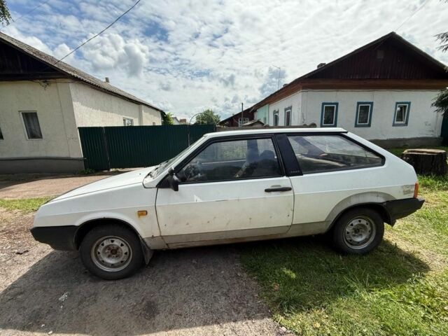 Белый ВАЗ 2108, объемом двигателя 1.5 л и пробегом 3 тыс. км за 1000 $, фото 1 на Automoto.ua