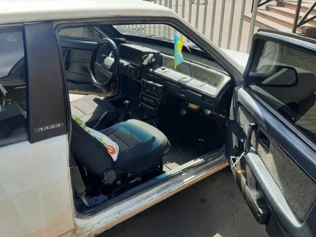 Белый ВАЗ 2108, объемом двигателя 0 л и пробегом 120 тыс. км за 1000 $, фото 4 на Automoto.ua