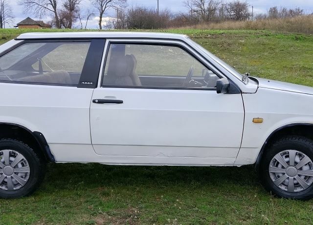 Белый ВАЗ 2108, объемом двигателя 1.5 л и пробегом 33 тыс. км за 1150 $, фото 3 на Automoto.ua