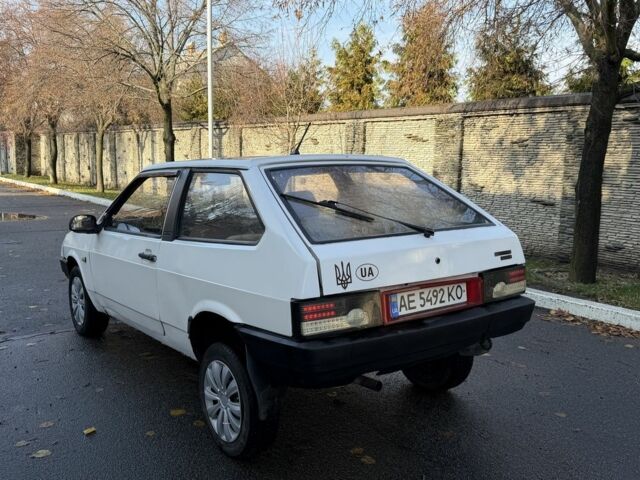 Белый ВАЗ 2108, объемом двигателя 1.3 л и пробегом 100 тыс. км за 950 $, фото 2 на Automoto.ua