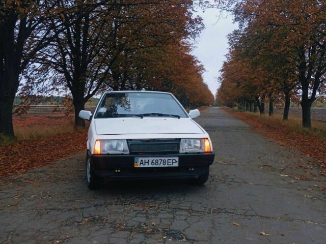 Белый ВАЗ 2108, объемом двигателя 1.3 л и пробегом 190 тыс. км за 945 $, фото 5 на Automoto.ua