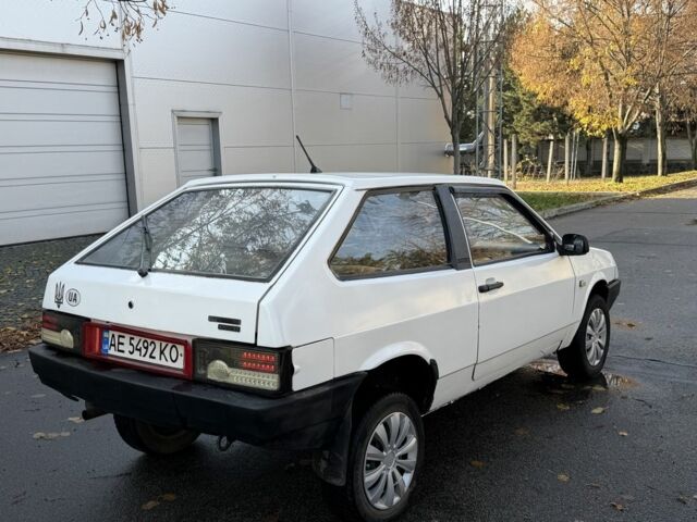 Белый ВАЗ 2108, объемом двигателя 1.3 л и пробегом 100 тыс. км за 950 $, фото 3 на Automoto.ua