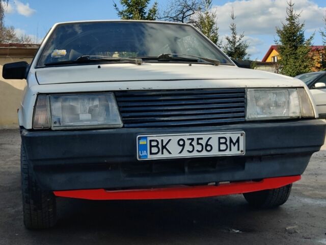 Белый ВАЗ 2108, объемом двигателя 1.3 л и пробегом 56 тыс. км за 952 $, фото 3 на Automoto.ua
