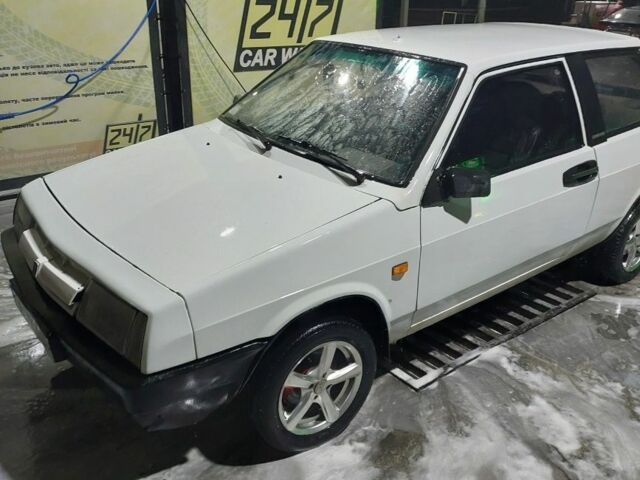 Белый ВАЗ 2108, объемом двигателя 1.3 л и пробегом 198 тыс. км за 1029 $, фото 4 на Automoto.ua