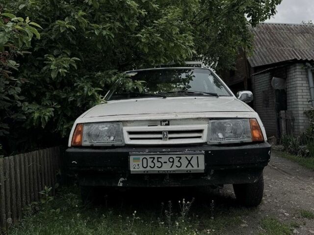 Белый ВАЗ 2108, объемом двигателя 1 л и пробегом 1 тыс. км за 528 $, фото 3 на Automoto.ua