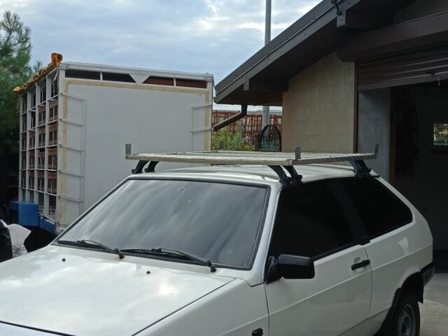 Белый ВАЗ 2108, объемом двигателя 1.5 л и пробегом 200 тыс. км за 1300 $, фото 2 на Automoto.ua