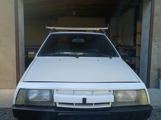 Белый ВАЗ 2108, объемом двигателя 1.5 л и пробегом 200 тыс. км за 1300 $, фото 5 на Automoto.ua