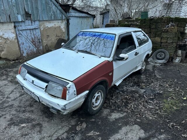 Белый ВАЗ 2108, объемом двигателя 1.5 л и пробегом 100 тыс. км за 500 $, фото 1 на Automoto.ua