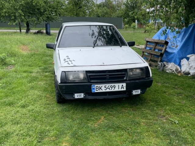 Білий ВАЗ 2108, об'ємом двигуна 1.3 л та пробігом 300 тис. км за 550 $, фото 1 на Automoto.ua