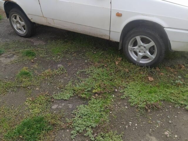 Білий ВАЗ 2108, об'ємом двигуна 1.5 л та пробігом 11 тис. км за 750 $, фото 5 на Automoto.ua