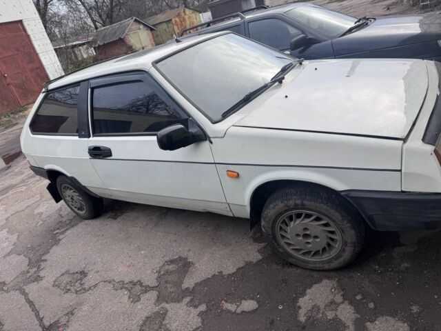 Белый ВАЗ 2108, объемом двигателя 1.3 л и пробегом 150 тыс. км за 1000 $, фото 3 на Automoto.ua