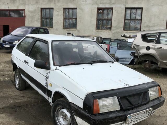 Белый ВАЗ 2108, объемом двигателя 1.3 л и пробегом 200 тыс. км за 350 $, фото 6 на Automoto.ua