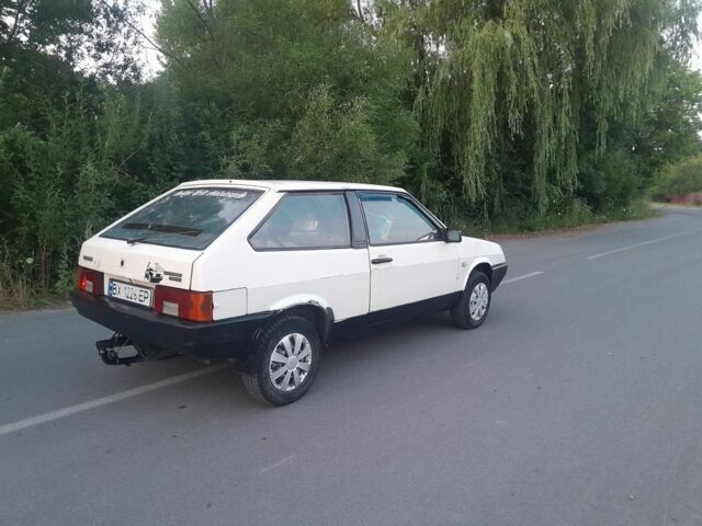 Белый ВАЗ 2108, объемом двигателя 1.5 л и пробегом 2 тыс. км за 600 $, фото 2 на Automoto.ua
