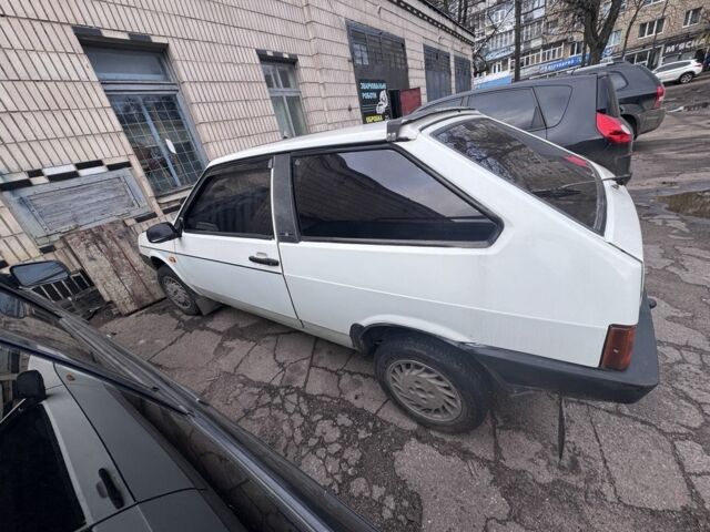 Белый ВАЗ 2108, объемом двигателя 1.3 л и пробегом 150 тыс. км за 1000 $, фото 2 на Automoto.ua