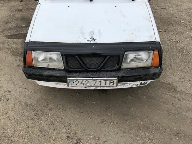 Белый ВАЗ 2108, объемом двигателя 1.3 л и пробегом 200 тыс. км за 350 $, фото 4 на Automoto.ua
