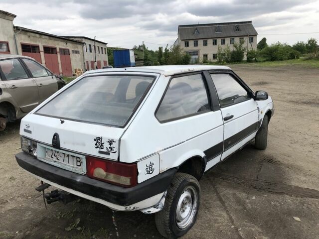Белый ВАЗ 2108, объемом двигателя 1.3 л и пробегом 200 тыс. км за 350 $, фото 3 на Automoto.ua