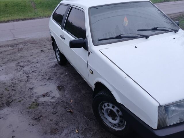 Белый ВАЗ 2108, объемом двигателя 1.5 л и пробегом 1000 тыс. км за 1100 $, фото 2 на Automoto.ua