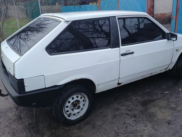 Белый ВАЗ 2108, объемом двигателя 1.5 л и пробегом 1000 тыс. км за 1100 $, фото 3 на Automoto.ua