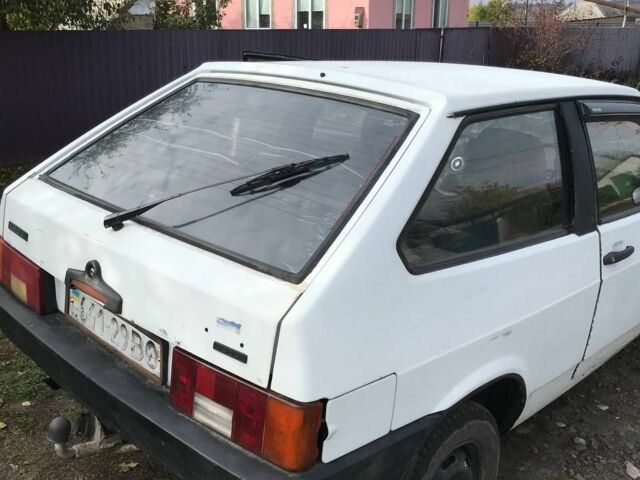 Белый ВАЗ 2108, объемом двигателя 1.3 л и пробегом 380 тыс. км за 591 $, фото 2 на Automoto.ua