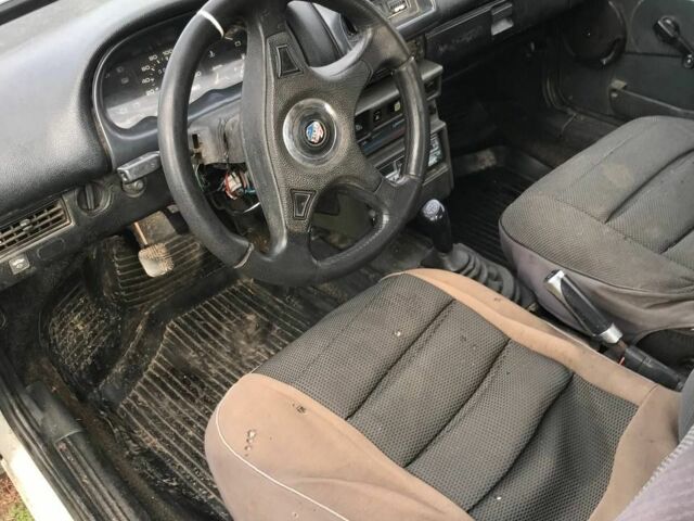 Белый ВАЗ 2108, объемом двигателя 1.3 л и пробегом 380 тыс. км за 591 $, фото 3 на Automoto.ua