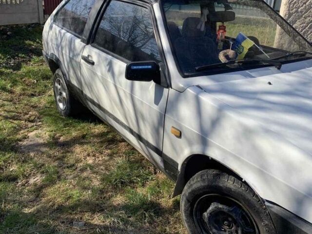 Белый ВАЗ 2108, объемом двигателя 1.5 л и пробегом 300 тыс. км за 22000 $, фото 3 на Automoto.ua