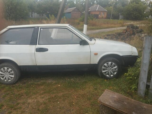 Белый ВАЗ 2108, объемом двигателя 1 л и пробегом 345 тыс. км за 413 $, фото 4 на Automoto.ua