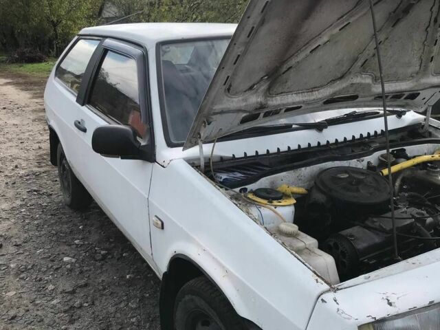 Белый ВАЗ 2108, объемом двигателя 1.3 л и пробегом 380 тыс. км за 591 $, фото 5 на Automoto.ua