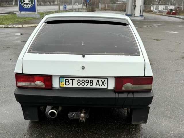 Белый ВАЗ 2108, объемом двигателя 1.5 л и пробегом 150 тыс. км за 800 $, фото 4 на Automoto.ua